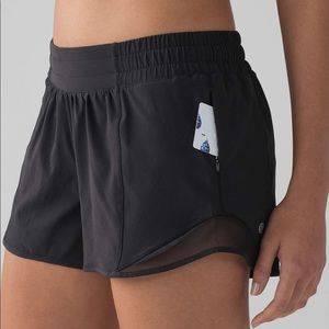 Lululemon Hotty Hot ll 2.5” Shorts Black